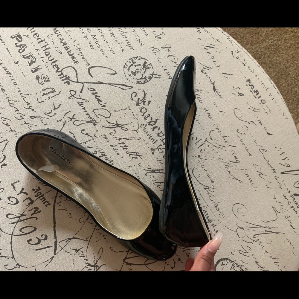 black flats